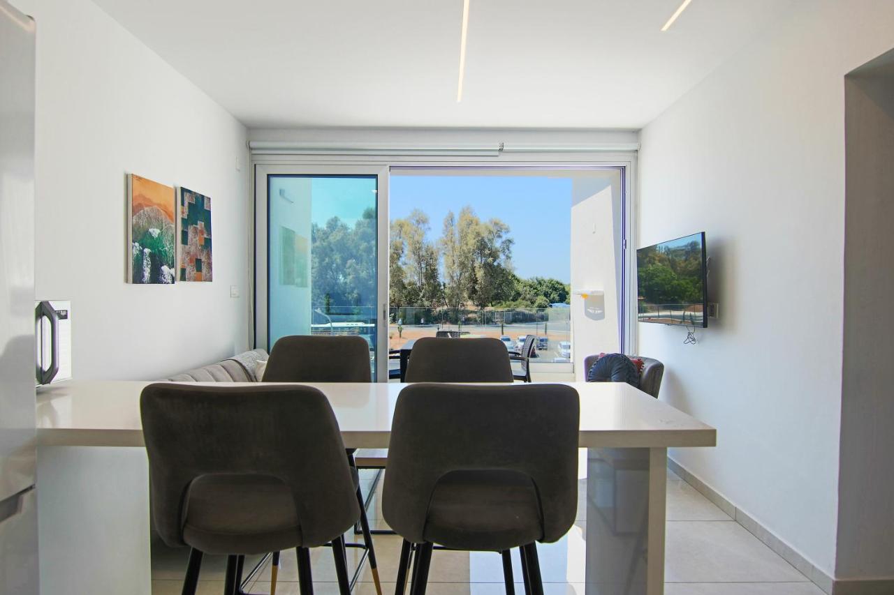 Phaedrus Living - Seaside Executive Flat Harbour 203 Leilighet Paphos Eksteriør bilde