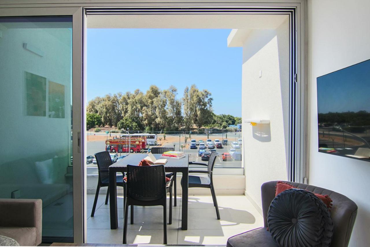 Phaedrus Living - Seaside Executive Flat Harbour 203 Leilighet Paphos Eksteriør bilde
